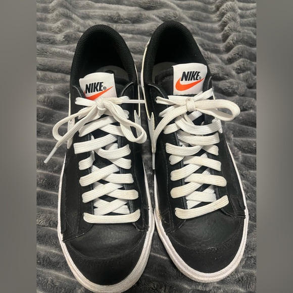 Kids Nike Sneakers - Picture 3 of 4